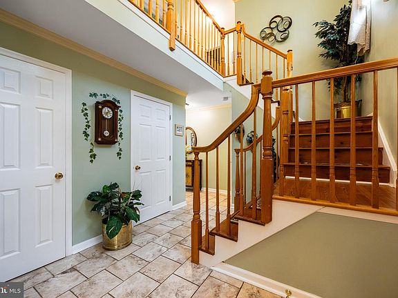 2nd image of 220 Ivanhoe Dr