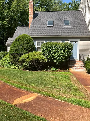 81 Village St Photo 1