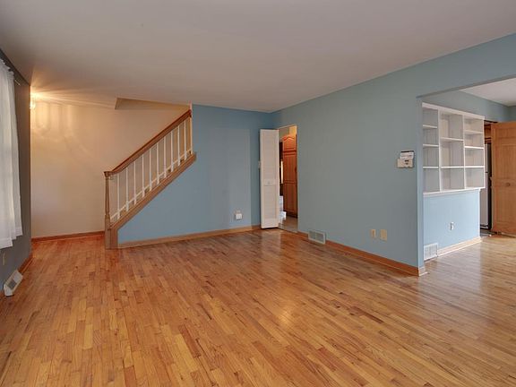 4th image of 1421 Bradford St