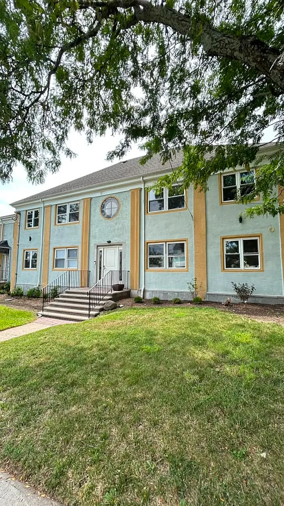 2 bed, $2,800 — Photo 2