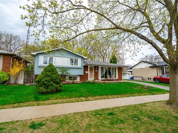 611 Woodview Rd, Burlington, ON L7N 3A2