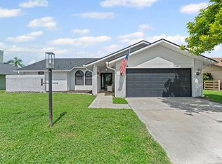 5747 39th Street Cir E, Bradenton, FL 34203
