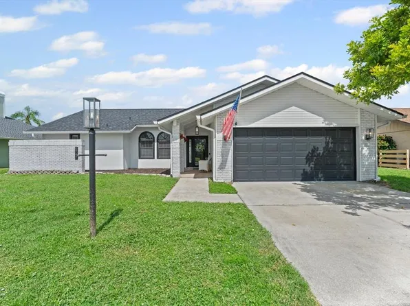 5747 39th Street Cir E, Bradenton, FL 34203