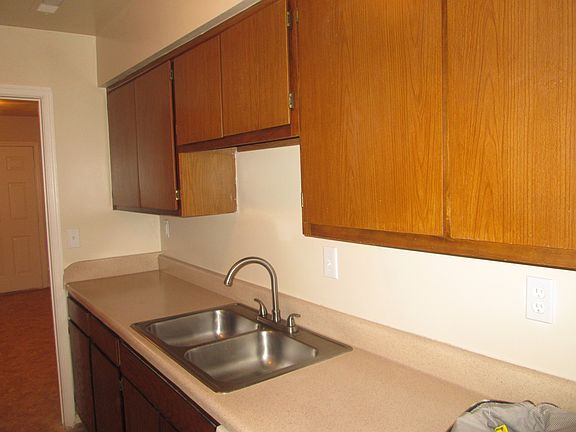 3rd image of 4616 Hardy Dr APT B
