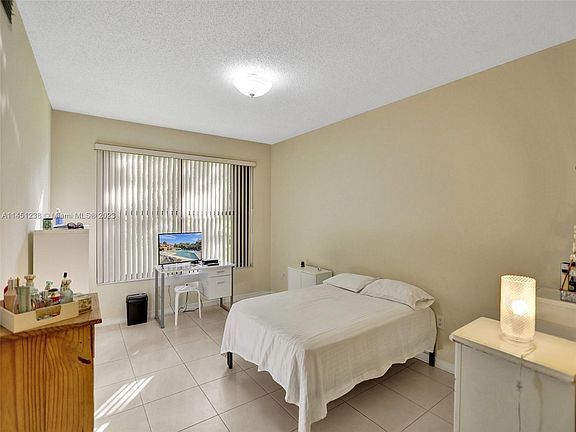 4th image of 15533 Miami Lakeway N #10119
