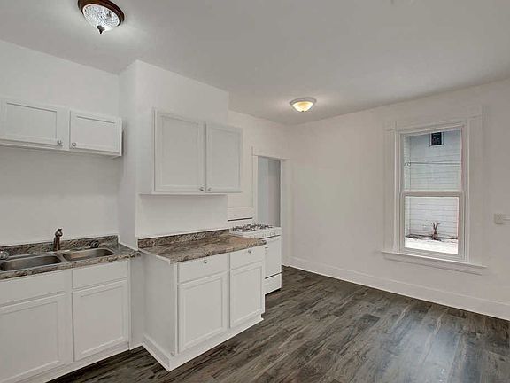 4th image of 284 Sherburne Ave