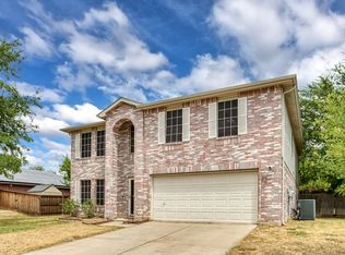 9001 Seven Oaks Ln, Denton, TX 76210