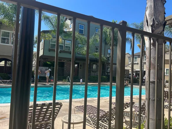 509 W Tribella Ct, Santa Ana, CA 92703