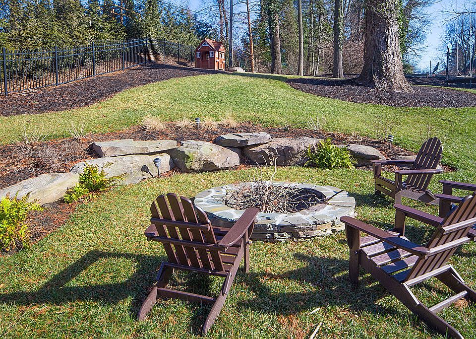 2nd image of 250 Broughton Ln