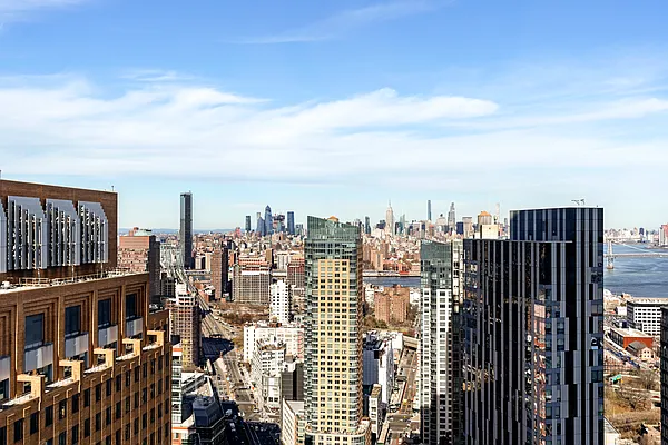 Rented by Compass | media 47