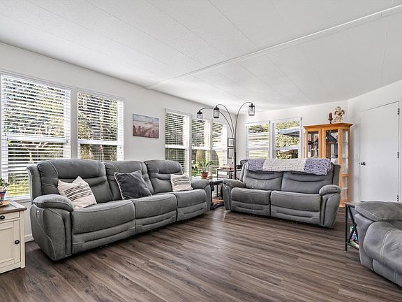 5th image of 192 Mosshill Court