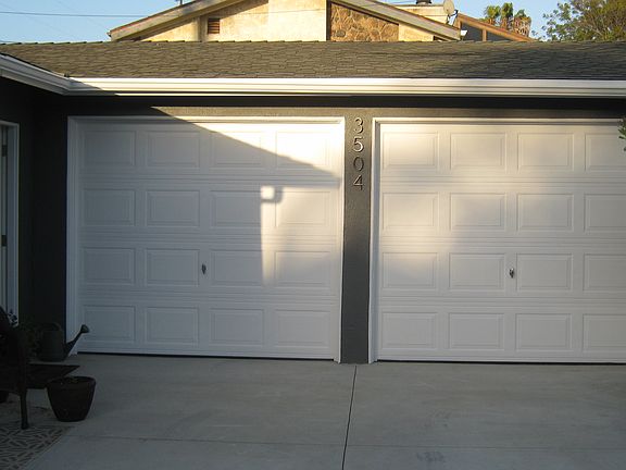 Attached 2 Car Garage