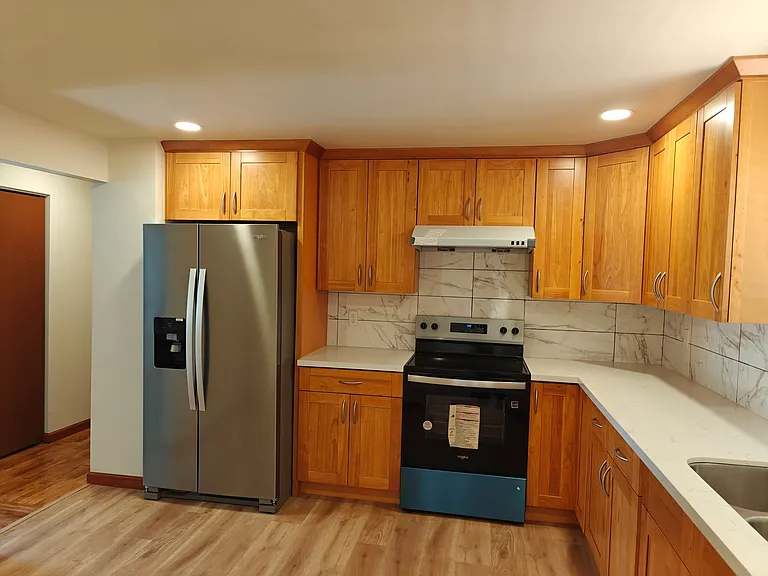 2320 S Eddy St — Photo 3