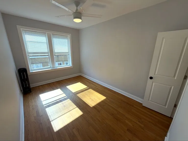 4824 W Addison St — Photo 41