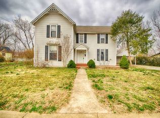 210 SW D St, Bentonville, AR 72712