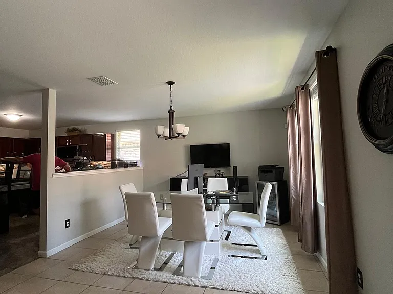 9582 Rosedale Dr — Photo 12