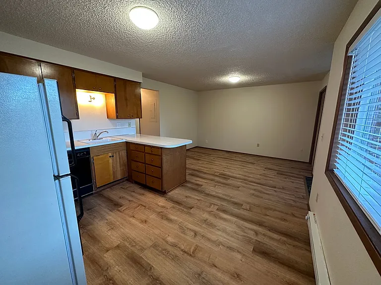 319 NE 62nd Ave — Photo 11