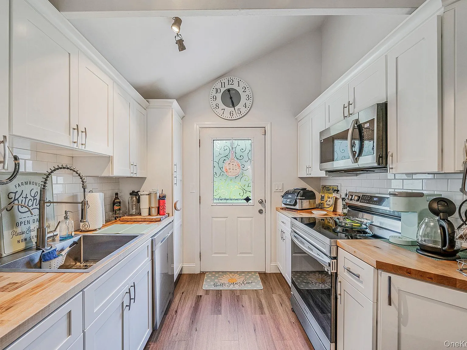 2 bed, 1.0 bath, 780 sqft, $2,800 — Photo 1