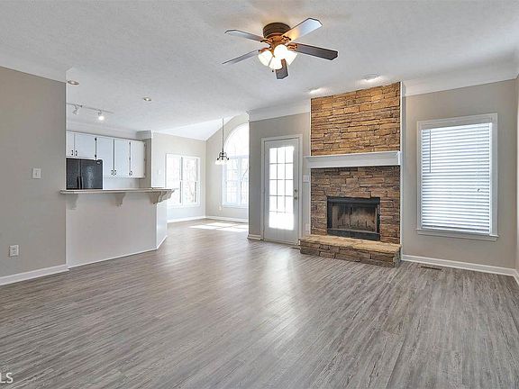 2nd image of 75 Barrington Grange Dr