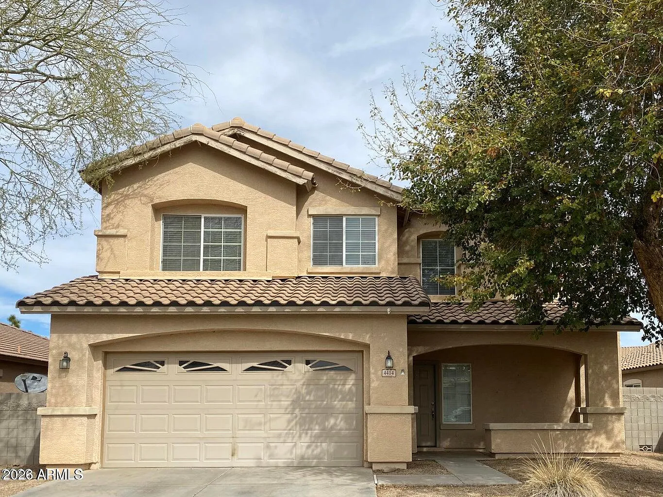 4 bed, 2.5 bath, 2337 sqft, $2,300 — Photo 2