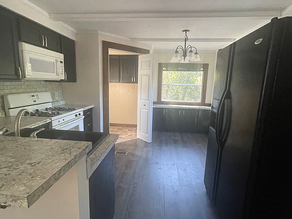 4th image of 63 Overlook Dr