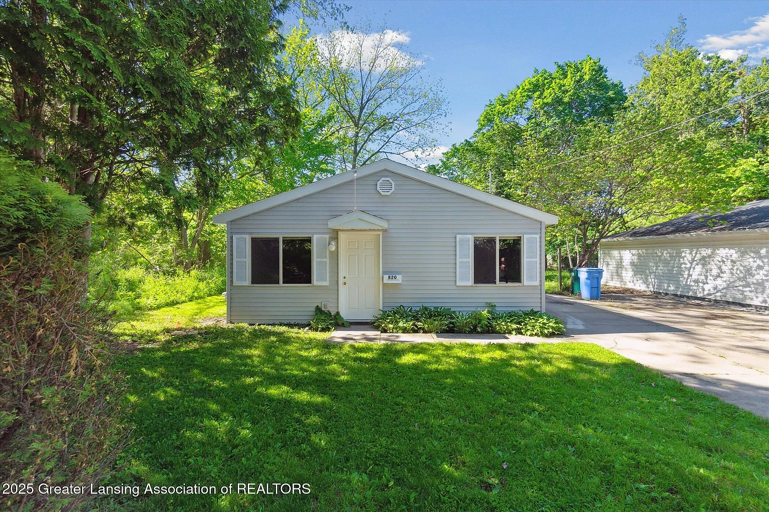 820 Kenwood Ave photo 1
