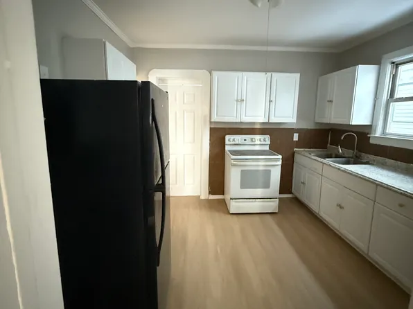 32 Elm St #5, Schenectady, NY 12304