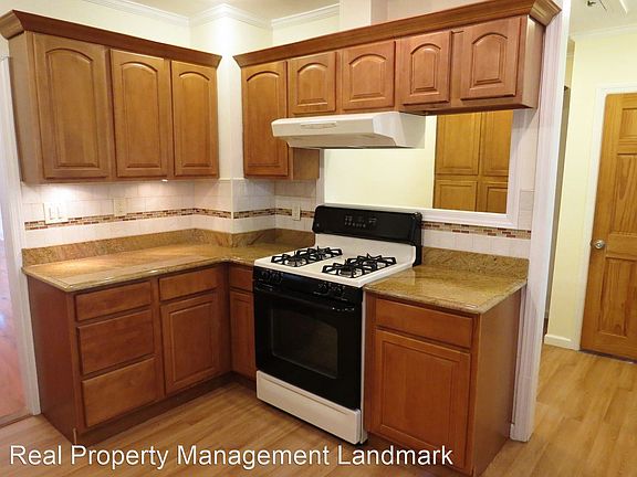 3rd image of 54 Grenada Ave