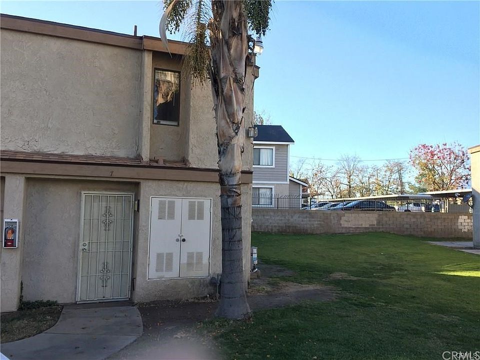 2nd image of 936 E Fairway Dr #7