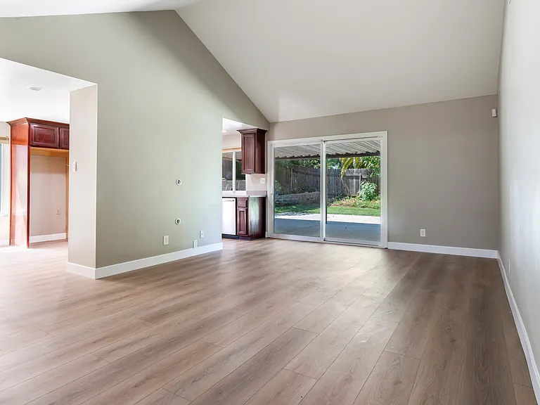 11610 Cedar Way — Photo 10