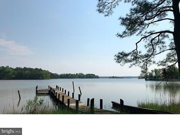 3rd image of Cross Woods Dr