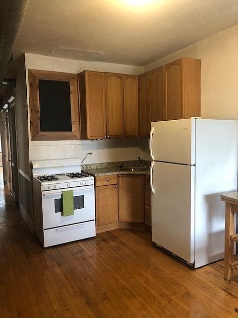 1st image of 3321 S Lowe Ave Floor 2