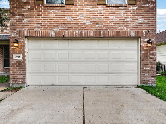 3rd image of 3026 Apple Dale Dr