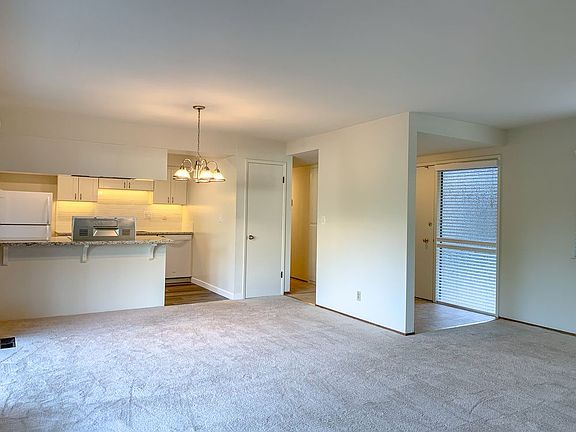 4th image of 67 Fairview Plz