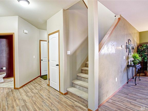 3rd image of 18127 75th Ave E