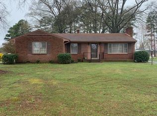 607 Westover Dr, Emporia, VA 23847