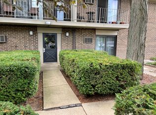 104 E Bailey Rd #1C, Naperville, IL 60565