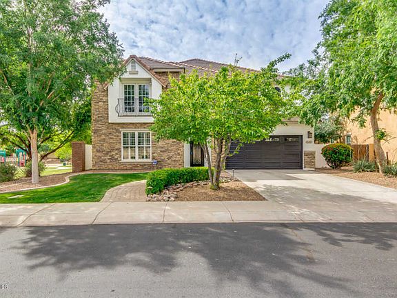 3rd image of 2165 E Honeysuckle Pl