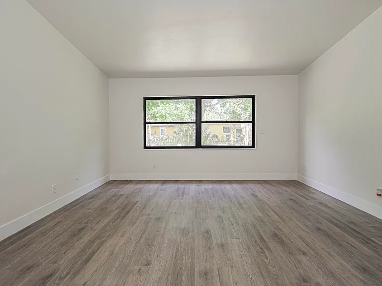 734 5th Pl SW — Photo 4
