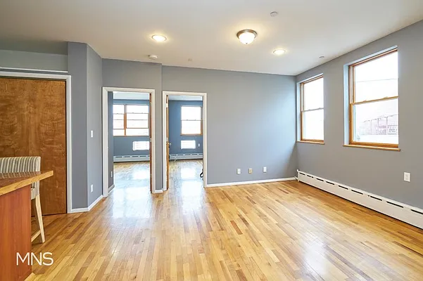 Rented by MNS Marketing | media 7