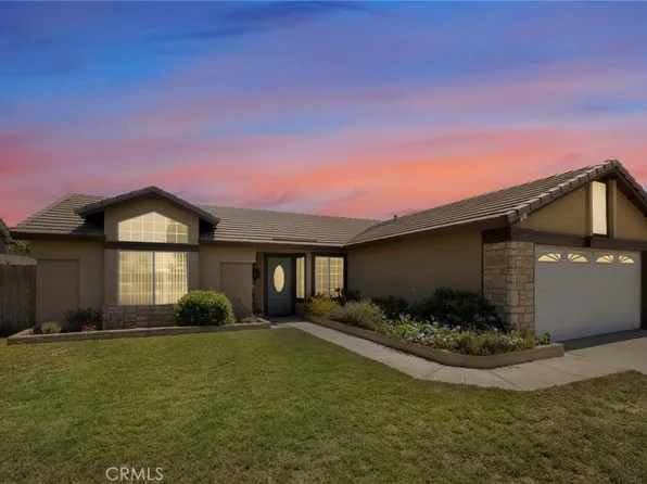 2560 W Plaza Serena Dr, Rialto, CA 92377