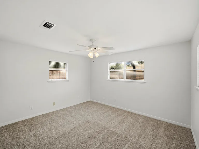 10503 Shadow Wood Dr — Photo 24