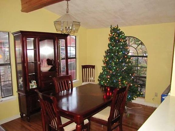 Formal Dining