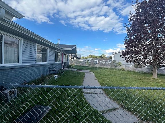 5th image of 606 Boyd St