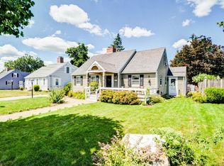 16 Mayflower Cir, Worcester, MA 01606