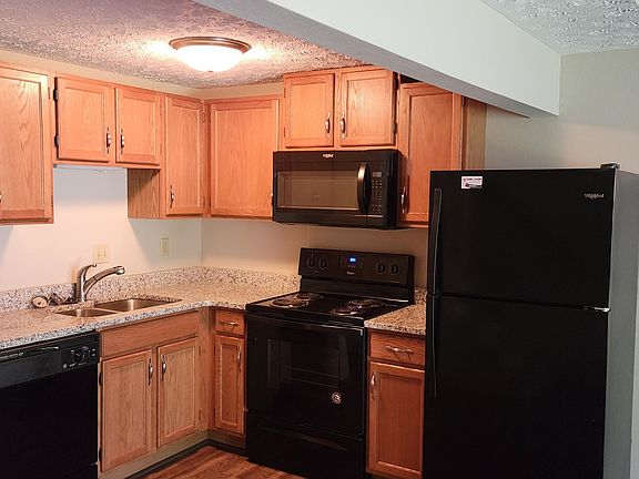 3rd image of 708 Village Dr #708