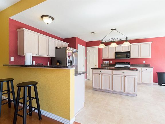 5th image of 1610 Prescott Dr