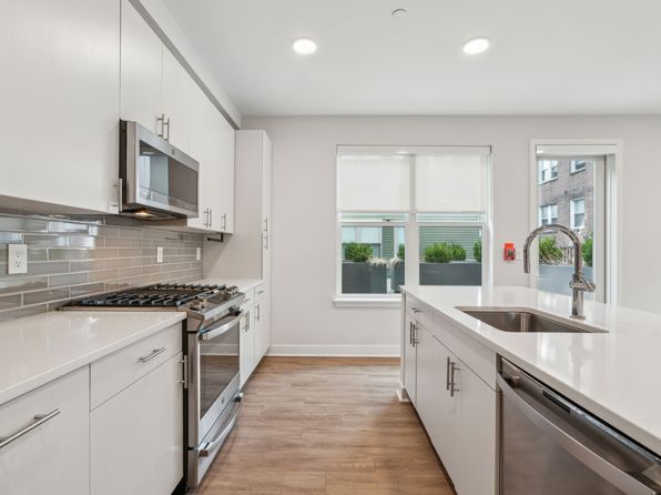 114 Forrest Ave #107