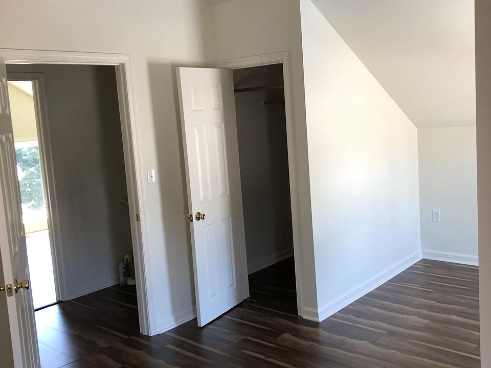 3rd floor bedroom 2