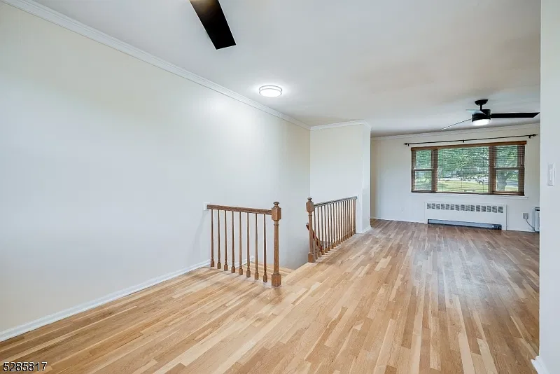 11 bed, 1.0 bath, 866 sqft, $2,150 — Photo 3